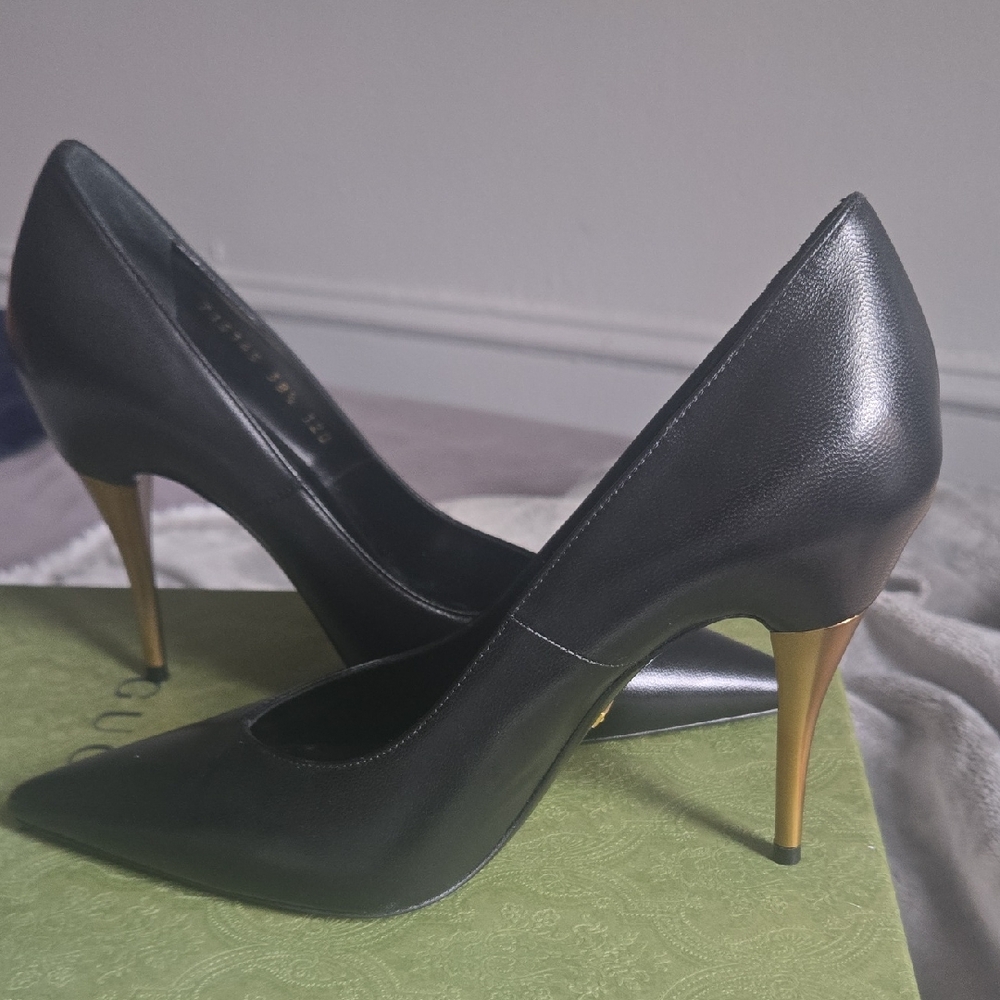 Gucci Black Leather Pointed Toe Pumps with Gold Stiletto Heels